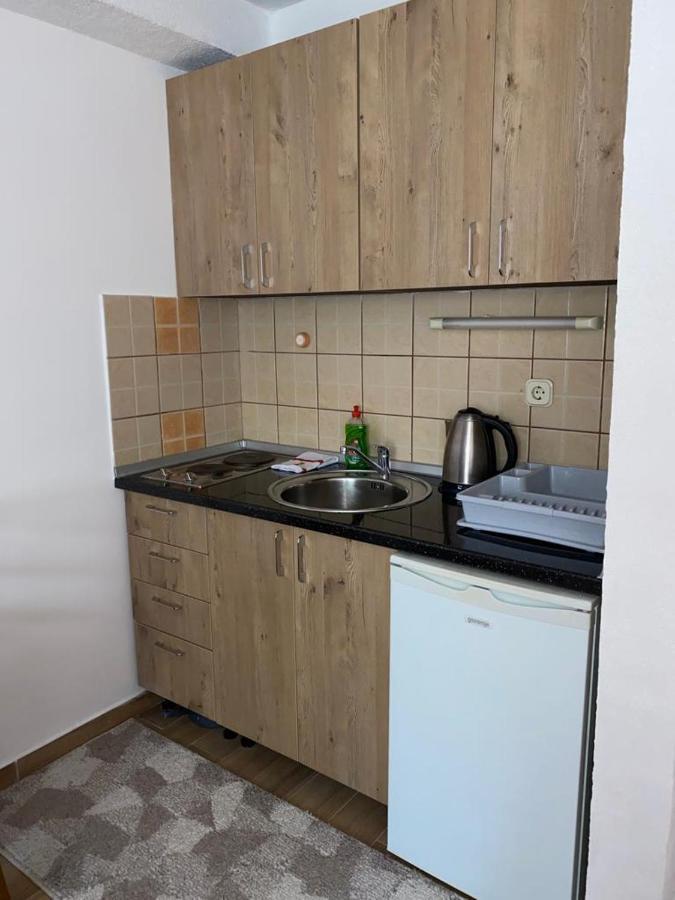 Apartmani Marija Яхорина Екстериор снимка