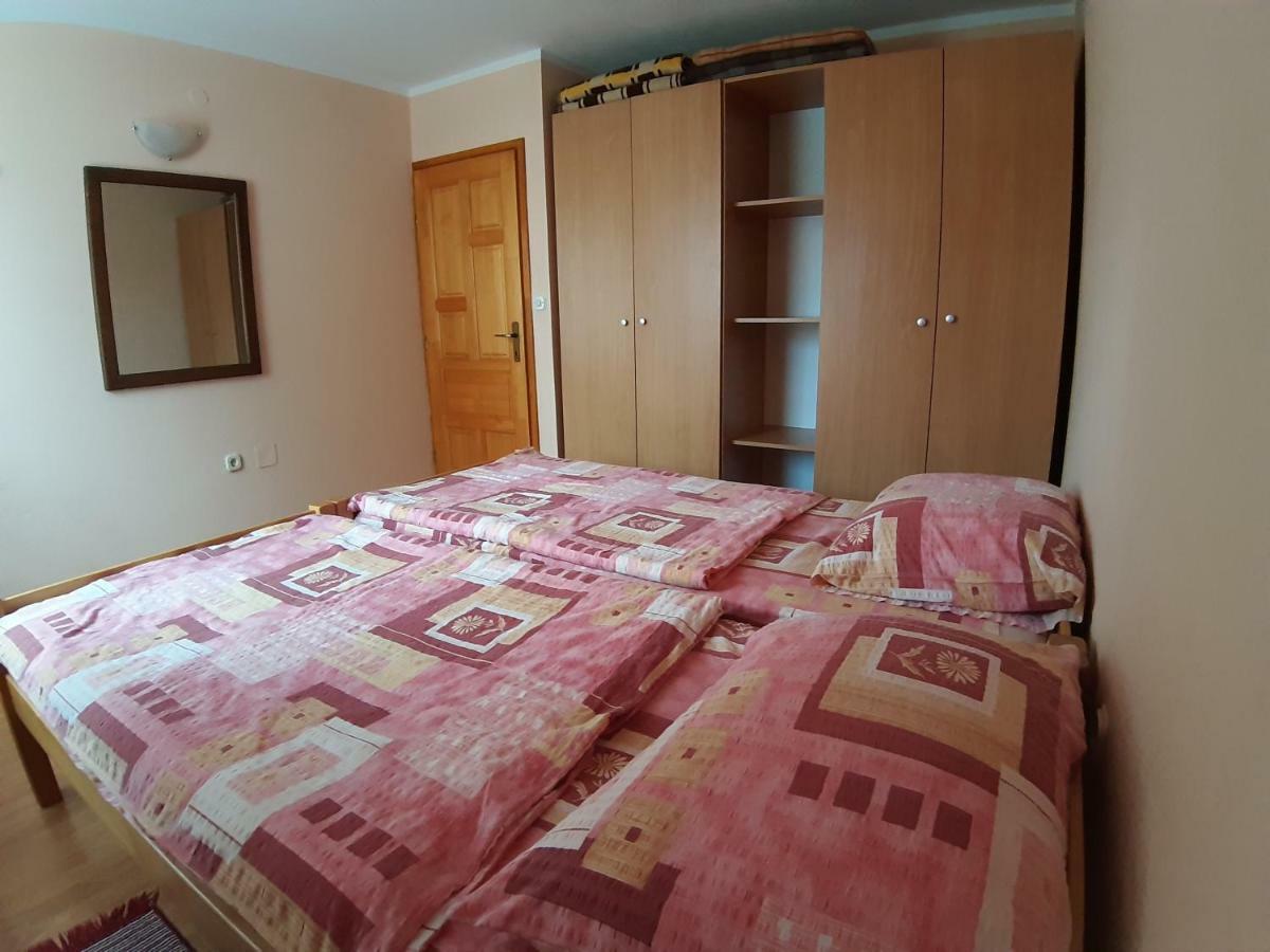 Apartmani Marija Яхорина Екстериор снимка